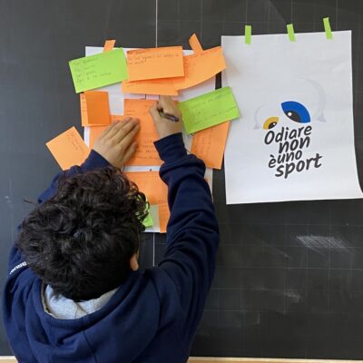 La consapevolezza è la chiave contro l’odio: l’attività in classe